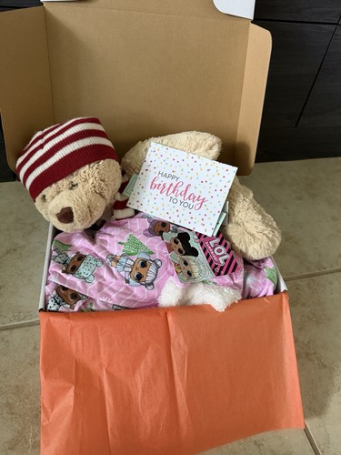 Nwt girls surprise - l.o.l.,